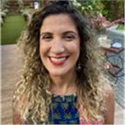 I am an English teacher with over 12 years of experience. My classes are aimed at students who want to improve language skills.