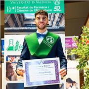 Soy Adrián Madrigal, con grado en Nutrición en la Universidad de Valencia y Máster en la UE de Madrid. 
Profesor de nutrición.