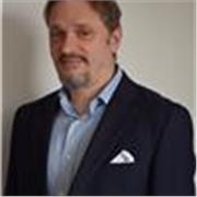 Mon approche est fondée sur la méthode communicative d'enseignement des langues. 