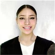 Profesora de español imparte clases de español a niños y jovenes extranjeros