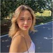 Sono in quinto liceo, e sin da sempre sono stata appassionata di matematica. Mi è sempre piaciuto aiutare i miei compagni…