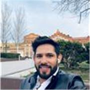 Profesor de Química y Matemáticas. Además profesor de idioma Francés.