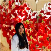 Soy kinesiologa titulada y ahora estudio también ingeniería en logística soy una persona muy activa alegre y me.encabta enseñar