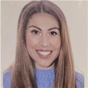 Maestra en Primaria, con las menciones de Educación física, pedagogía terapéutica, audición y lenguaje y música.