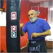 Entrenamiento efectivo para todas las edades y niveles . Defenderse no es una opción es una obligación  Base01 Asociación el camino del guerrero. Madrid