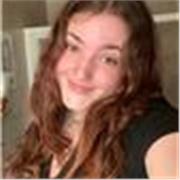 Profesora de lengua castellana e inglés. Graduada en el doble grado de Filología Hispánica e Inglesa. Tres años de experiencia.