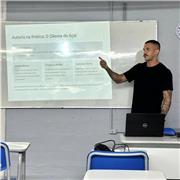 Dou aula de matemática para todos os segmentos da Educação Básica, além de Cálculo I, II , Geometria Analítica e Álgebra Linear