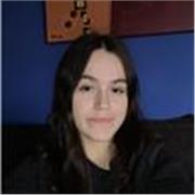 Profesora de matemáticas imparte clases en alumnos de primaria y ESO