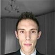 Tutor disponibile per ripetizioni su misura e supporto nello studio quotidiano