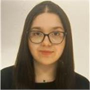 Soy una chica de 17 años, con ganas de enseñar a niños de 4 a 12 años, soy muy extrovertida y muy buena hablando.