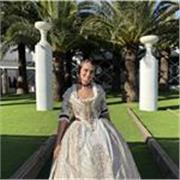 Estudiante de Magisterio en 3 de carrera, me gustaría dar clases a niños de primaria o infantil y me encanta enseñar.