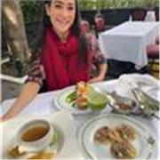 maestra en ed. Primaria, en pedagogía terapéutica y audición y lenguaje ofrece clases para hacer que las mates sean pan comido :)