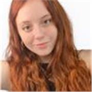 Profesora de ciencias con buena reputación escolar preparada para cualquier asignatura 