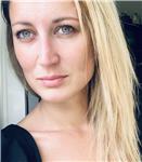 Laureata in lingue straniere offro lezioni a piccoli gruppi o ripetizioni per tutte le età (dai 4 anni in su). dopo essermi laureata e aver vissuto in australia, ho maturato esperienza nell insegnamento della lingua inglese su più livelli