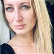Laureata in Lingue straniere offro lezioni a piccoli gruppi o ripetizioni per tutte le età (dai 4 anni in su). Dopo essermi laureata e aver vissuto in Australia, ho maturato esperienza nell insegnamento della lingua inglese su più livelli