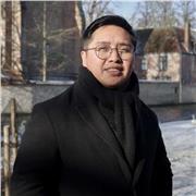 Professeur en espagnol avec une solide expérience en éducation