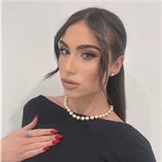 Studentessa universitaria alla facoltà di giurisprudenza,diplomata al liceo classico