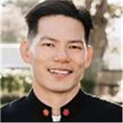 Professeur certifié TEFL et médecin. 
Spécialisé en anglais conversationnel et en anglais médical.