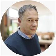 Profesor de Ciencias Sociales y todas las ramas que la derivan.