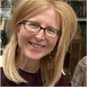 Englisch-Muttersprachlerin bietet Nachhilfe für Schüler aller Altersgruppen an.