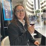 Insegnante part-time di lingue, lavoro all’estero e ho trascorso sei anni a New York. Offro lezioni online serali e weekend