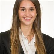 Graduada en Derecho y cursando el Máster de Acceso de la Abogacía, dispuesta a dar clases de derecho.
