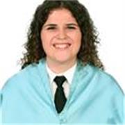Titulada en Pedagogía con máster en Psicopedagogía. Experiencia de siete años impartiendo clases de apoyo educativo y orientación