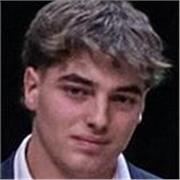 Soy Pol Canudo, estudiante de tercero del doble grado en ADE y Derecho en ESADE. Doy clases particulares de Matemáticas a alumnos 