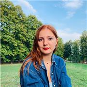 Studentessa di Psicologia, diplomata in lingue offro ripetizioni e supporto compiti in tutte le materie base e lingue