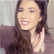 Schülerin , die alle Klassenstufen unterrichtet