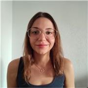 Graduada en Educación, profesora de inglés y niñera. Preparada para crear un ambiente educativo de calidad, seguro y agradable.