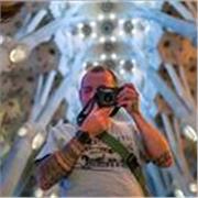 Fotoperiodista con mas de 30 años de experiencia en casi todos los ramos de la fotografia.