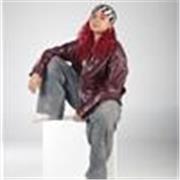 Maestra en ejecución y creación coreográfica. Manejo estilos como el afro street dance, heels, vogue, entre otros