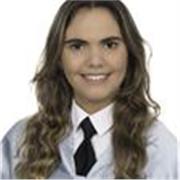 Profesora de Inglés imparte clase a personas de todas las edades y todos los niveles