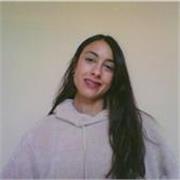 Profesora de inglés con formación en marketing y experiencia en comunicación profesional