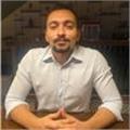 İnsanlarla etkileşim kurmayı ve İngilizceyi seviyorum. Kendimde bulunan bu iki kilit özellikten ötürü öğretmenlik yapmayı severim.