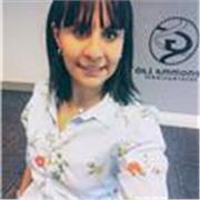 Maestra de química con experiencia en la industria farmacéutica