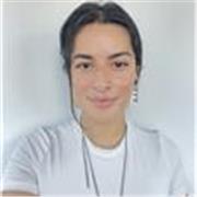 Soy actriz profesional, y doy clases de teatro para niños, en esta época de sobre pantalla. El teatro es muy importante 