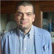 Insegnante per aiuto compiti materie letterarie