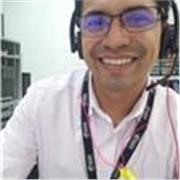 Maestro de ciencias basicas con experiencia en clases en linea y presencial para universidad