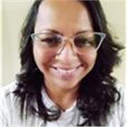 Profesional que habla completamente fluido inglés y que le ha tocado enseñarlo y ser compañero de practica en Países hispanos. 