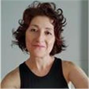 Profesora de Moda, Patronaje, Confección y Tecnología textil.