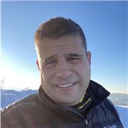 Profesor nativo, bilingüe, con más de 20 años de experiencia, ofrezco clases para todos los niveles, conversación y online