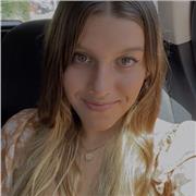 Profesora de inglés a niños de primaria