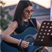 Offro lezioni privati per aiutarli a svolgere i loro compiti scolastici, a bambini di scuola elementare e medie