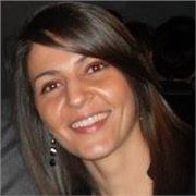 Insegnante impartisce lezioni di matematica, italiano e francese