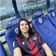 Me adapto a las circunstancias de cada alumno enseñando lo que más me gusta (deporte, música o lenguas)