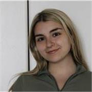 studentessa universitaria che impartisce lezioni di Inglese