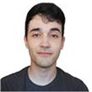 Graduado en Traducción (inglés), imparte clases de idiomas de forma online.