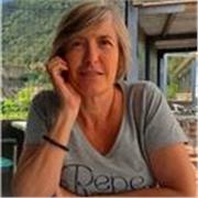 Soy una persona tranquila, con empatía y con mucha creatividad, me gusta expresar mediante el arte , Infantil y adolescentes.